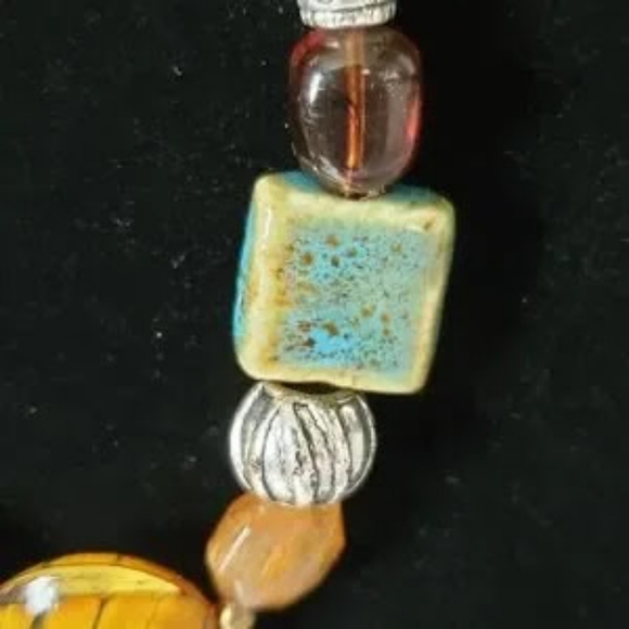 Avon Beaded Chic Necklace & Bracelet Set / Nature - Picture 7 of 11